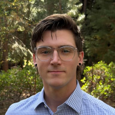 Seth Gustafson headshot